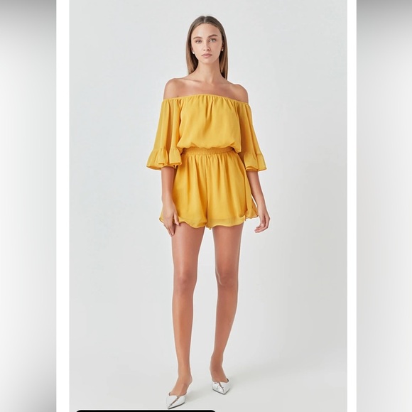 NWT Endless Rose Ruffled Sleeve Romper Size M - Picture 1 of 12
